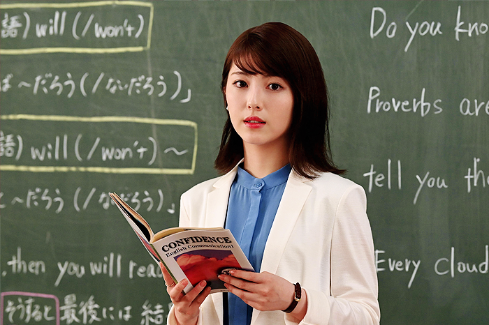 봄되면 생각나는 일본영화 여주인공 BEST 8 & 대표 OST/영화 추천 6 하마베 미나미의 선생님 역활 모습