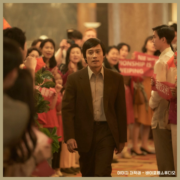 2025 넷플릭스 영화 승부: 조훈현과 이창호, 바둑 전설들의 감동 실화 11 2025 넷플릭스 영화 승부 조훈현의 걸어가는 모습
