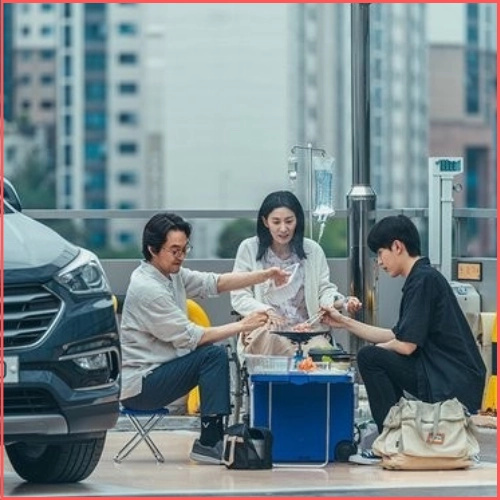 2025 한국 음식 드라마 추천 7편 소개 - 내 취향대로 OTT 시청하자! 7 한국 음식 드라마 가족끼리 삼겹살 구워먹는 모습